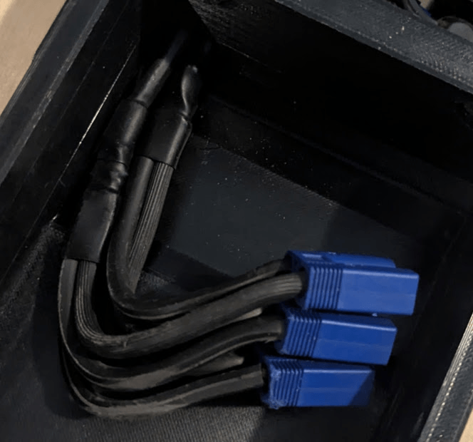 EC5 wires connecting to the battery